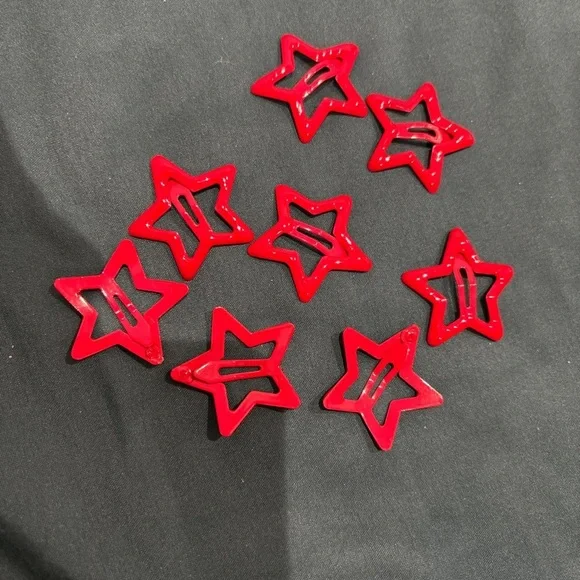 Red Star Hair Clips - Picture 3 of 3